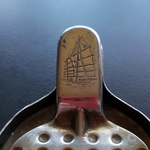 Metal lemon squeezer plus 5 aluminum wild duck drink coasters - 6 pc lot - Picture 1 of 6